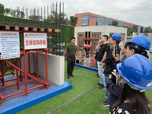 增强使命感和责任意识,打造大运村精品廉洁工程2.jpg 增强使命感和责任意识,打造大运村精品廉洁工程2.jpg
