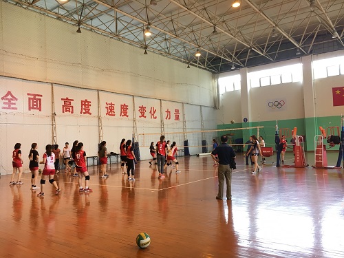 线上买球官网考察成都体育学院场馆建设2.jpg 线上买球官网考察成都体育学院场馆建设2.jpg