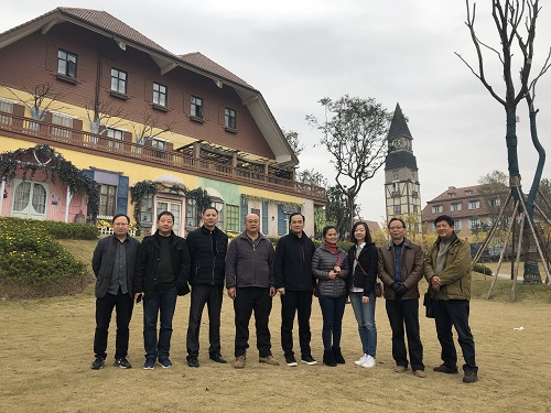 线上买球官网党支部参观淮州新城.jpg 线上买球官网党支部参观淮州新城.jpg